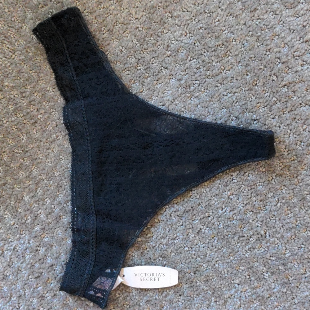 NWT Victoria's Secret Thong Panty Size S